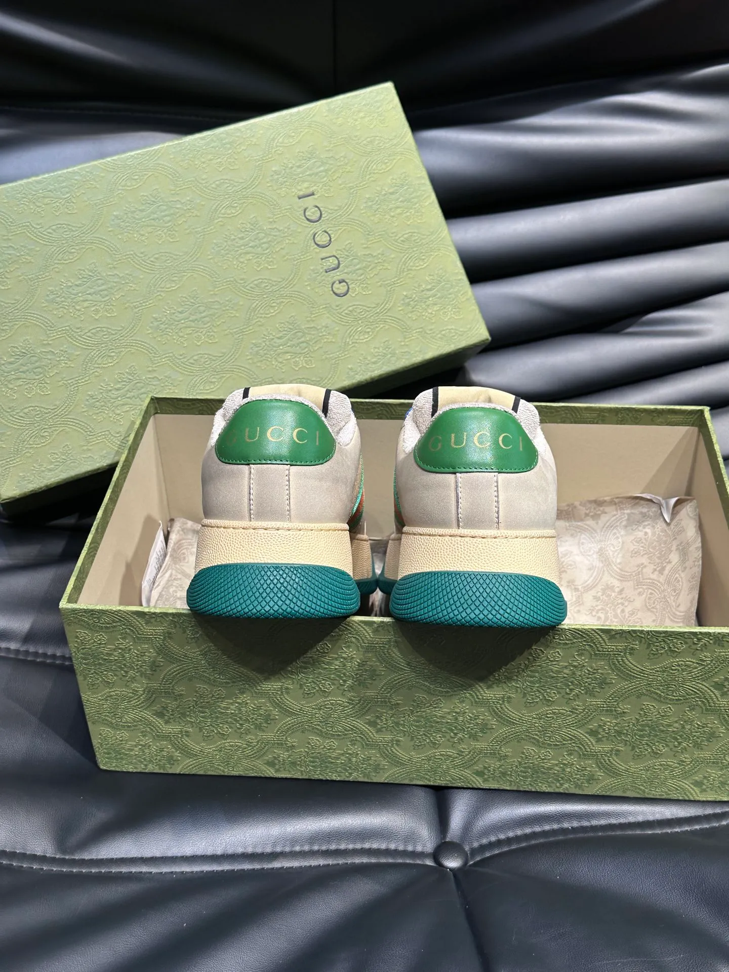 Men's men's shoes 💰p480 "GUCC*" Screener series 👫 Couple style GG thick-soled sneakers, the Screener series is inspired by the classic sneakers of the 1970s, cleverly incorporating the retro Gucci logo, two-color waterproof platform soles, and 5CM thick soles to enhance the aura, conveying the new design concept that a single product should be permanently accompanied by the passage of time, creating a retro distressed effect, decorated with metal double G oval enamel details! High-quality, versatile classic items, highly recommended. Size female 35-39, male 38-44